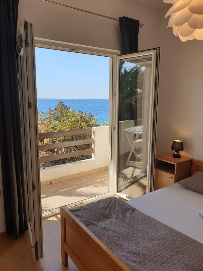 Seaside Rosic